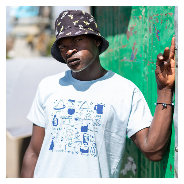 Kipepeo-Clothing Herren Print T-Shirt aus Bio-Baumwolle JIKONI. Handmade in Kenya von Kipepeo-Clothing