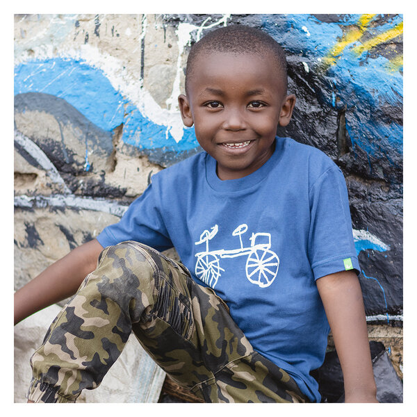 Kipepeo-Clothing Kinder T-Shirt aus Bio-Baumwolle BAISIKELI Fahrrad Blau. Made in Kenya von Kipepeo-Clothing