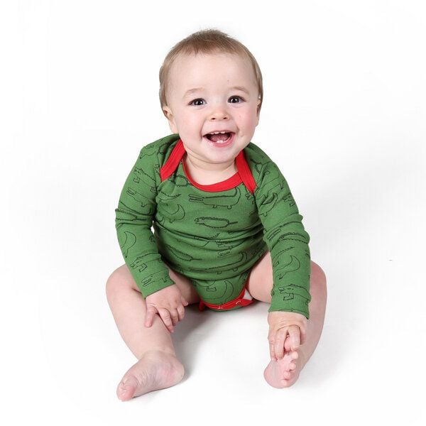 Kipepeo-Clothing Langarmbody Baby Body aus Bio-Baumwolle „Crocodiles“ grün von Kipepeo-Clothing