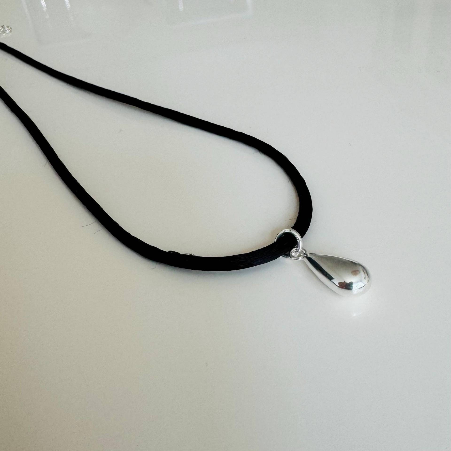 Glänzender Tropfen Mit Baumwollband 925 Sterling Silber Glänzender Tropfen Mit Baumwollband 925 Sterling Silber von KiraMiraJewelry