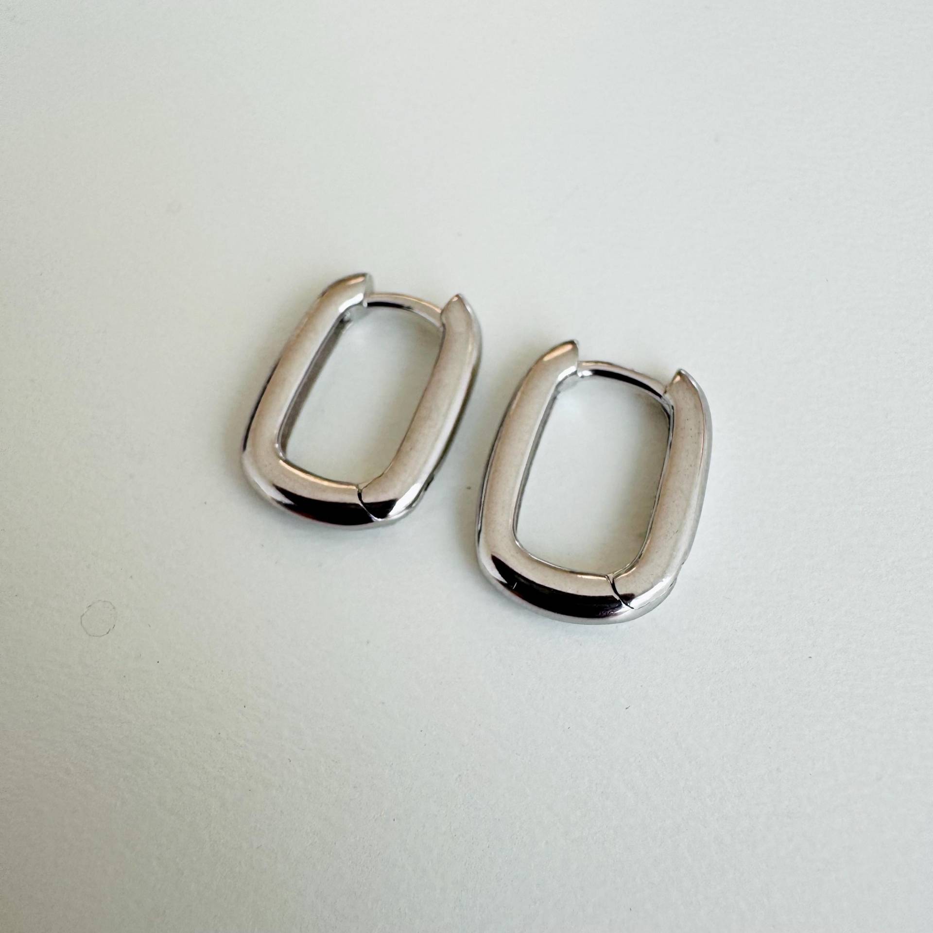 Ovale Creolen 925 Sterling Silber Rhodiniert Ovale Creolen 925 Sterling Silber Rhodiniert von KiraMiraJewelry