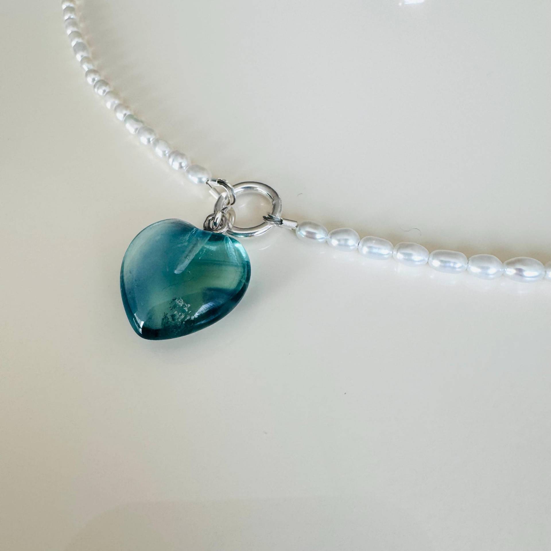 Perlenkette Mit Fluorit Herz Anhänger 925 Sterling Silber Perlenkette Mit Fluorit Herz Anhänger 925 Sterling Silber von KiraMiraJewelry