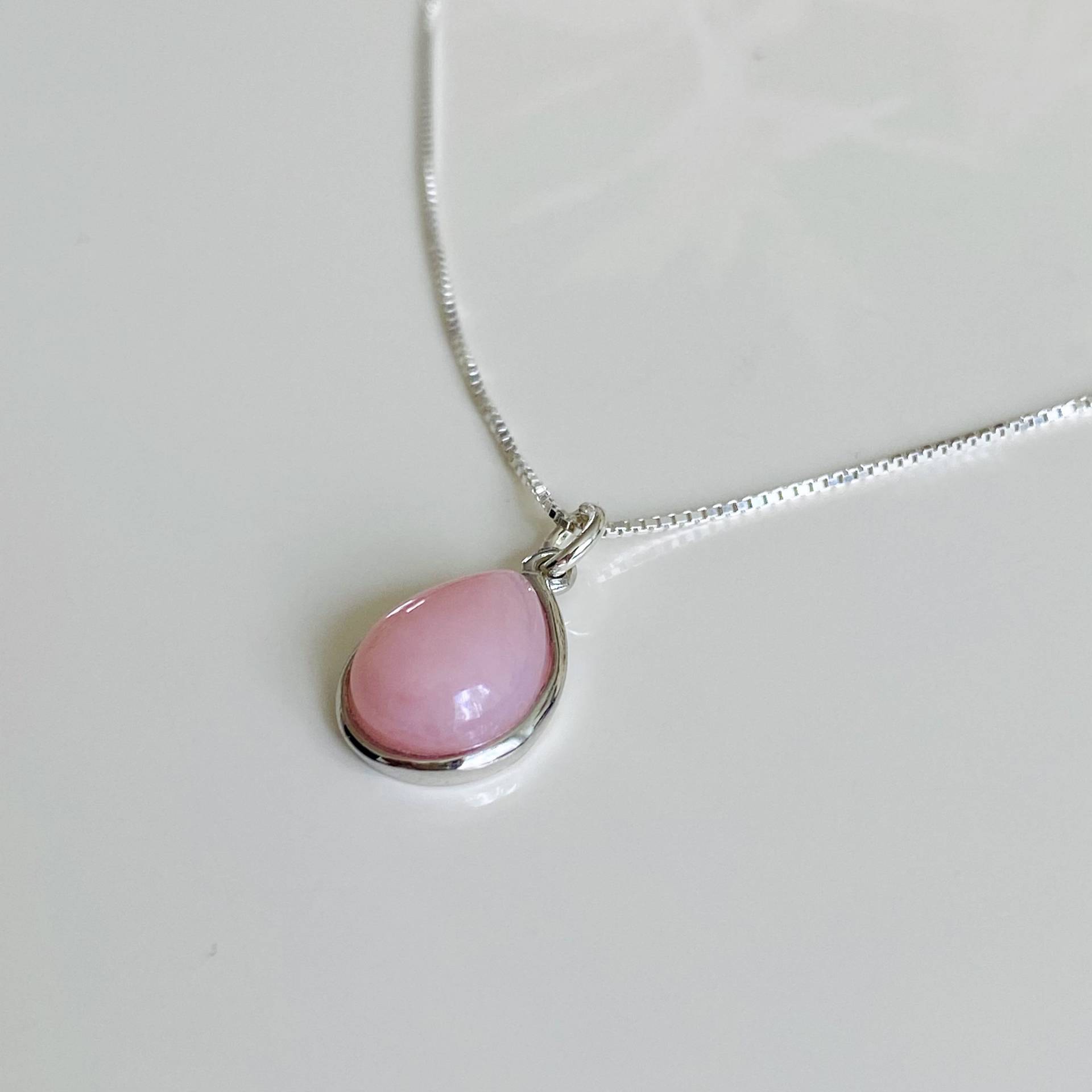 Pink Opal Anhänger Mit Kette 925 Sterling Silber Pink Opal Anhänger Mit Kette 925 Sterling Silber von KiraMiraJewelry