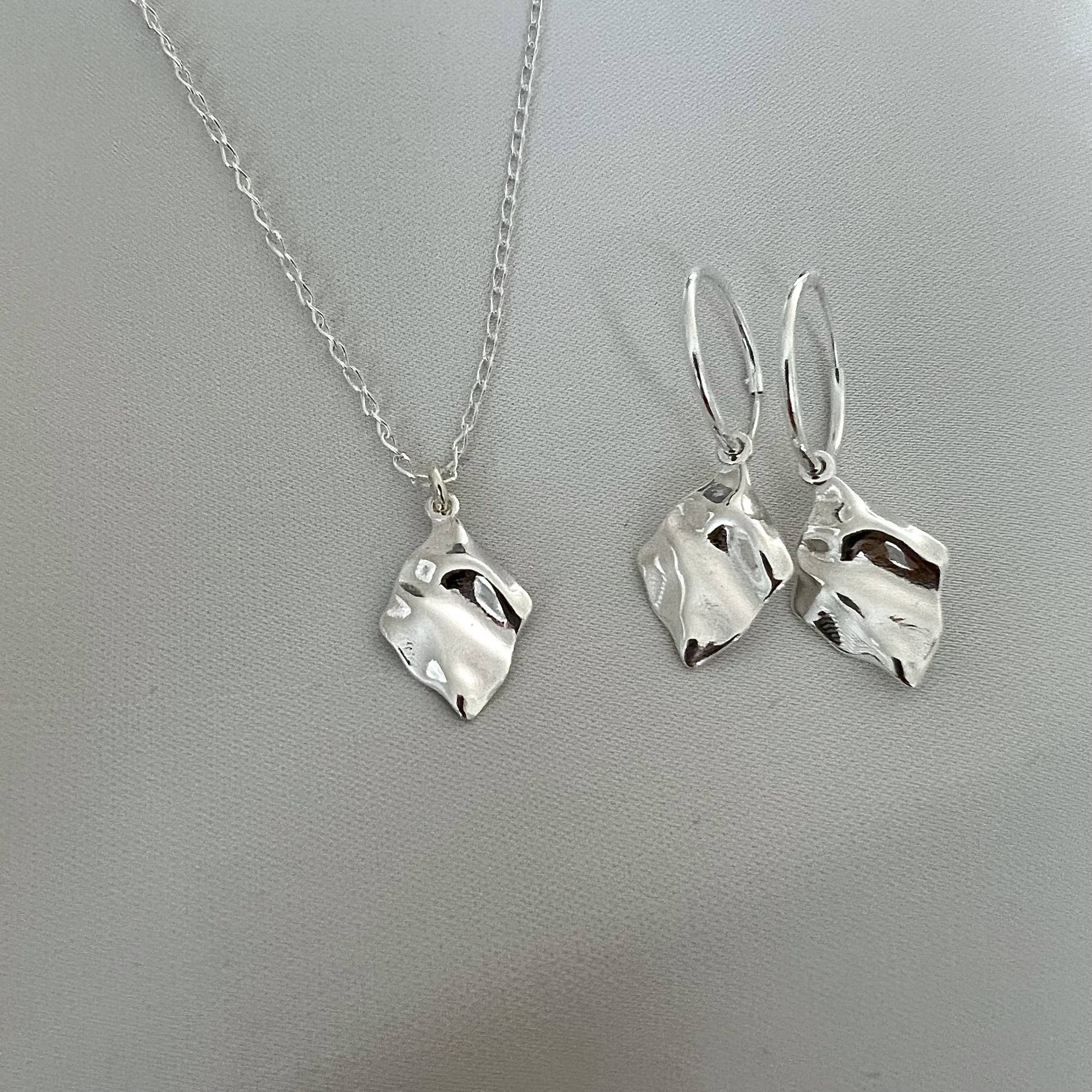 Schmuck Set Wavy Rhombus 925 Sterling Silber Schmuck Set Wavy Rhombus 925 Sterling Silber von KiraMiraJewelry