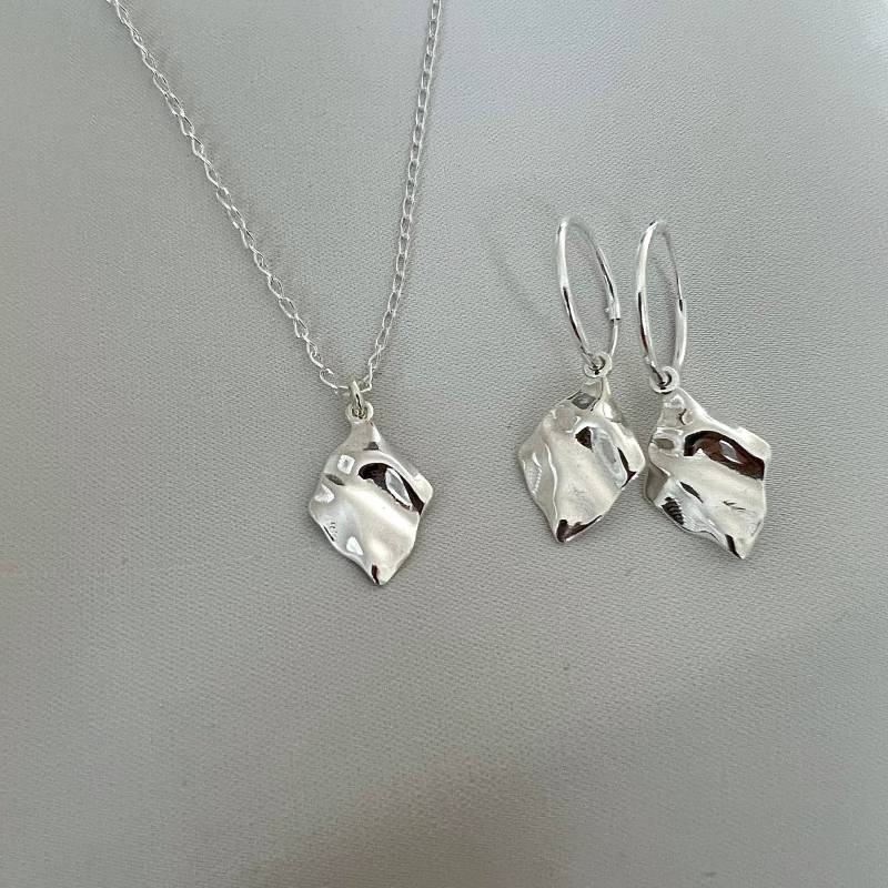 Schmuck Set Wavy Rhombus 925 Sterling Silber Schmuck Set Wavy Rhombus 925 Sterling Silber von KiraMiraJewelry