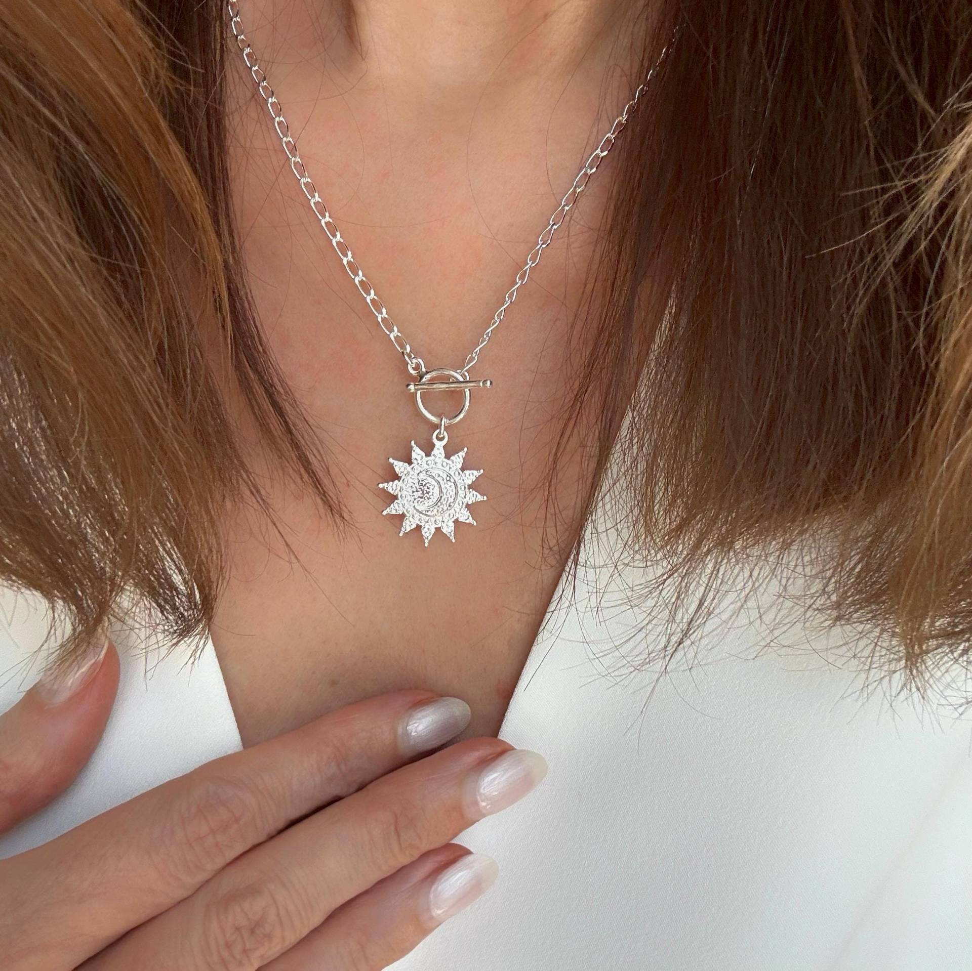 Sun & Moon Kette Mit Toggle Verschluß 925 Sterling Silber Sun & Moon Kette Mit Toggle Verschluß 925 Sterling Silber von KiraMiraJewelry