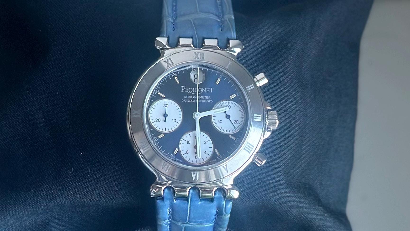 Pequignet Moorea At Date Chronograph Vintage Uhr Blau Leder Silber von KiriAntiques