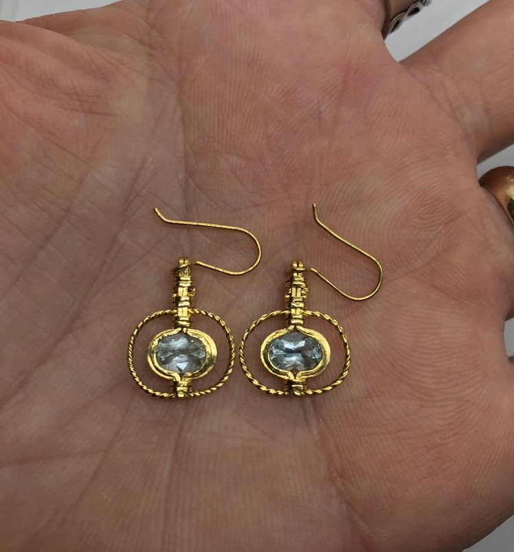 Aquamarin Ohrstecker Aus 22K Gold Aquamarin Ohrstecker Aus 22K Gold von KirkebyWireJewelry