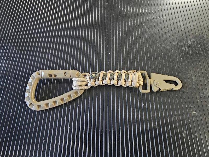 Paracord Schlüsselanhänger/Schlüsselanhänger Mit Drehbarem Hk-Haken Und Itw-stil Karabiner Paracord Schlüsselanhänger/Schlüsselanhänger Mit Drehbarem Hk-Haken Und Itw-stil Karabiner von Kirksgearmart