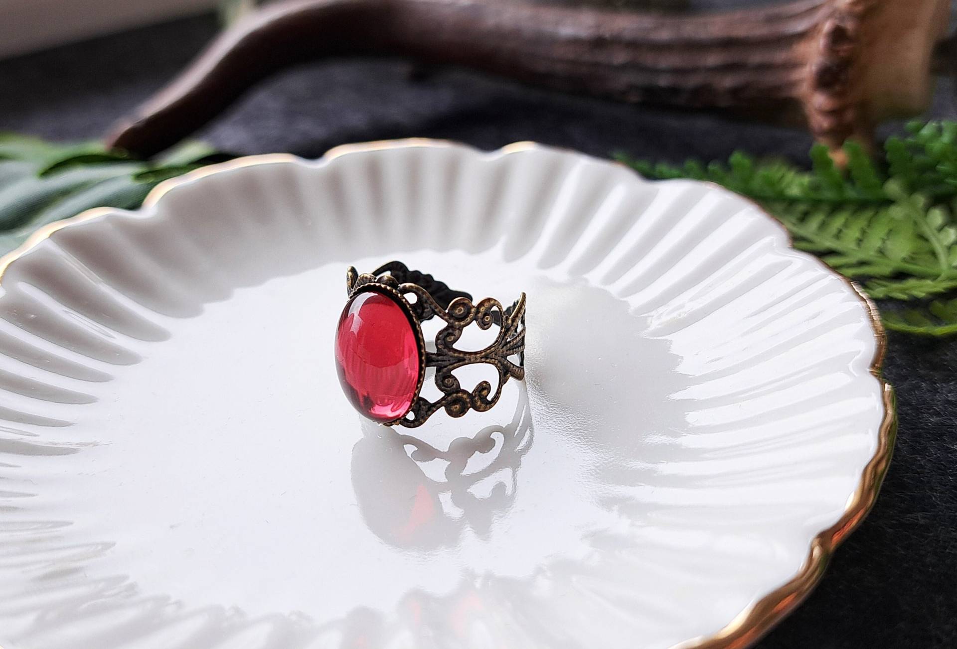 Farbwahl Ring Bronze Silber Kupfer " Mirror Dots Floraler Vintage Mit 14x10mm Cabochon - Fuchsia Grün Weiß Blau Rot Klar Farbwahl Ring Bronze Silber Kupfer " Mirror Dots Floraler Vintage Mit 14x10mm Cabochon - Fuchsia Grün Weiß Blau Rot Klar von KirschrotTreasury