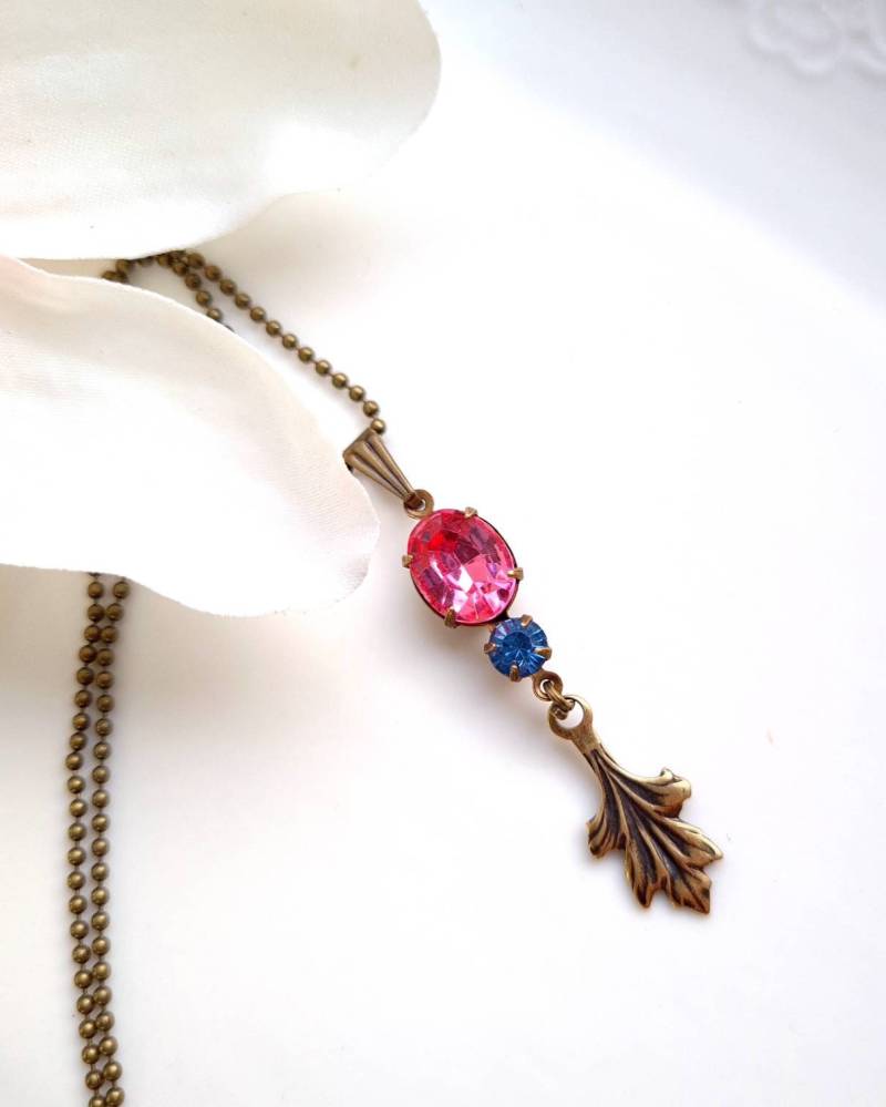 Halskette Bronze "Gaze Up Into The Spring Sky" Pink Türkis Blau von KirschrotTreasury