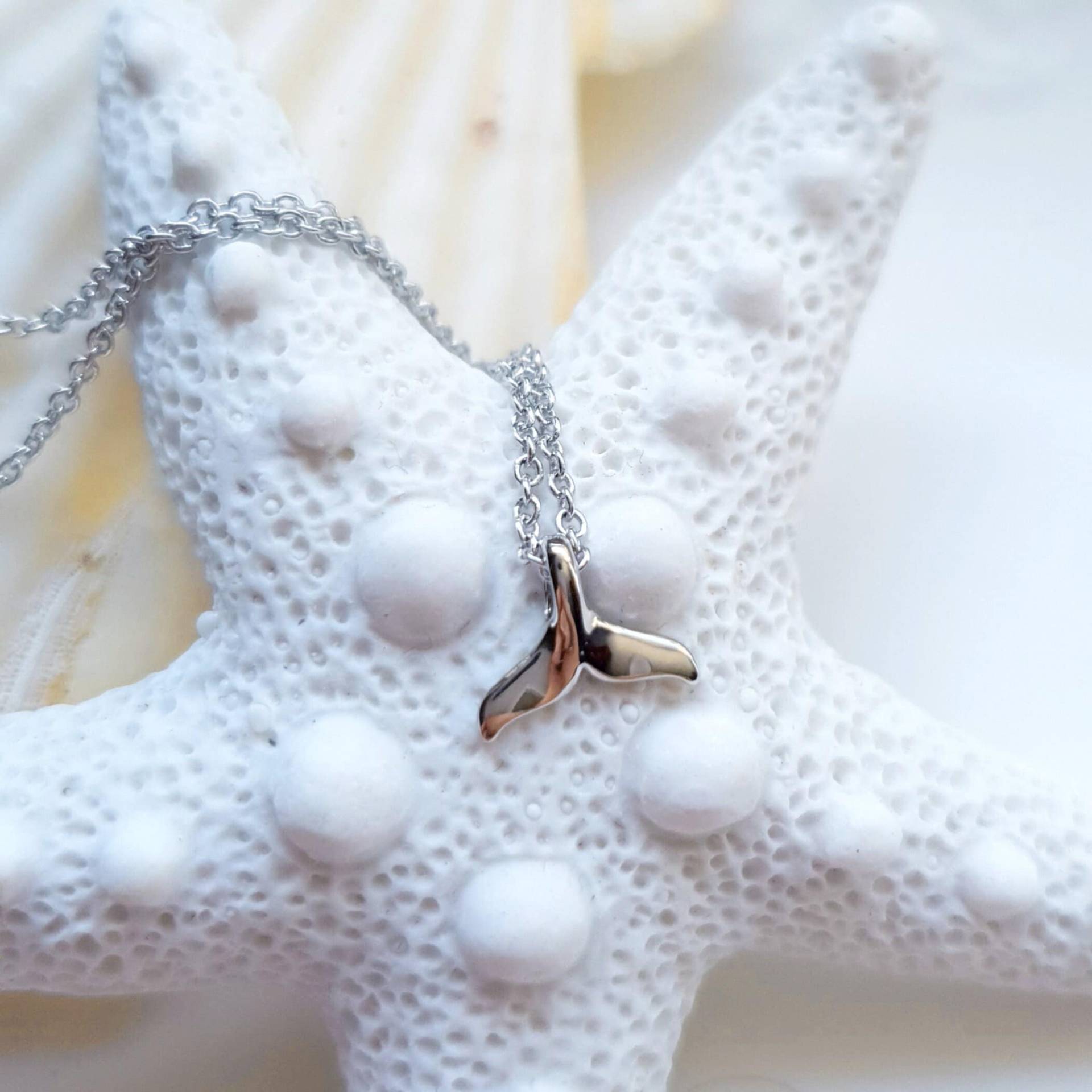 Halskette Versilbert, Vergoldet Oder Rosegold "Walflosse" Silber Gold Halskette Versilbert, Vergoldet Oder Rosegold "Walflosse" Silber Gold von KirschrotTreasury