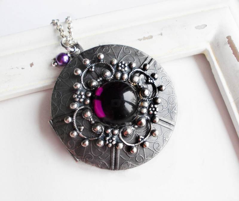 Medaillon-Halskette Silber "Once Upon A Time" Violett Lila von KirschrotTreasury