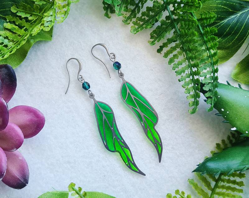 Ohrringe Silber " Green Leaves Grün Blattgrün Grasgrün - Ohrhänger Mit Grünen Langen Blättern Die Bei Lichteinfall Leuchten Ohrringe Silber " Green Leaves Grün Blattgrün Grasgrün - Ohrhänger Mit Grünen Langen Blättern Die Bei Lichteinfall Leuchten von KirschrotTreasury