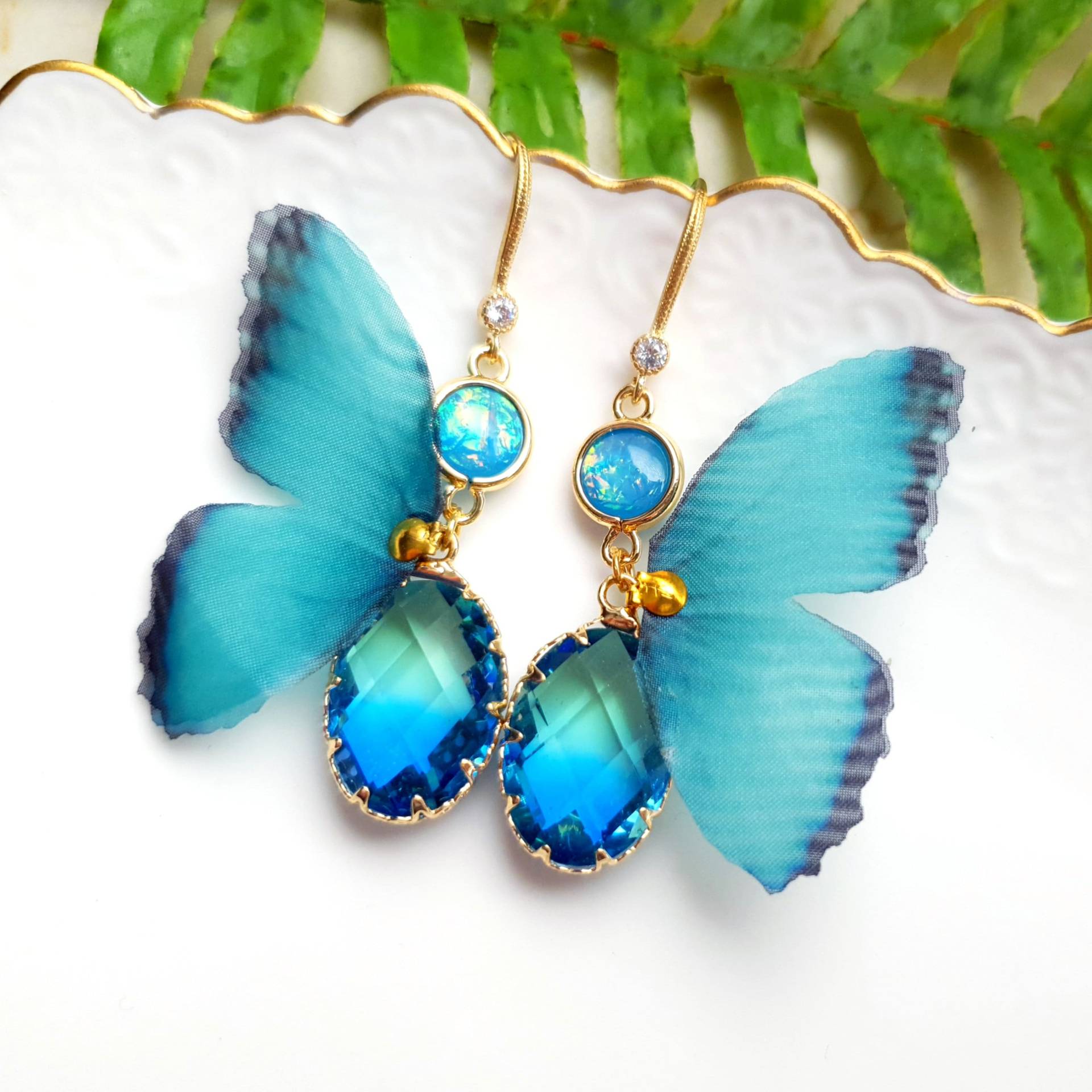 Ohrringe Vergoldet "Wings Of A Butterfly" Blau Türkis Hellblau Gold Ohrringe Vergoldet "Wings Of A Butterfly" Blau Türkis Hellblau Gold von KirschrotTreasury
