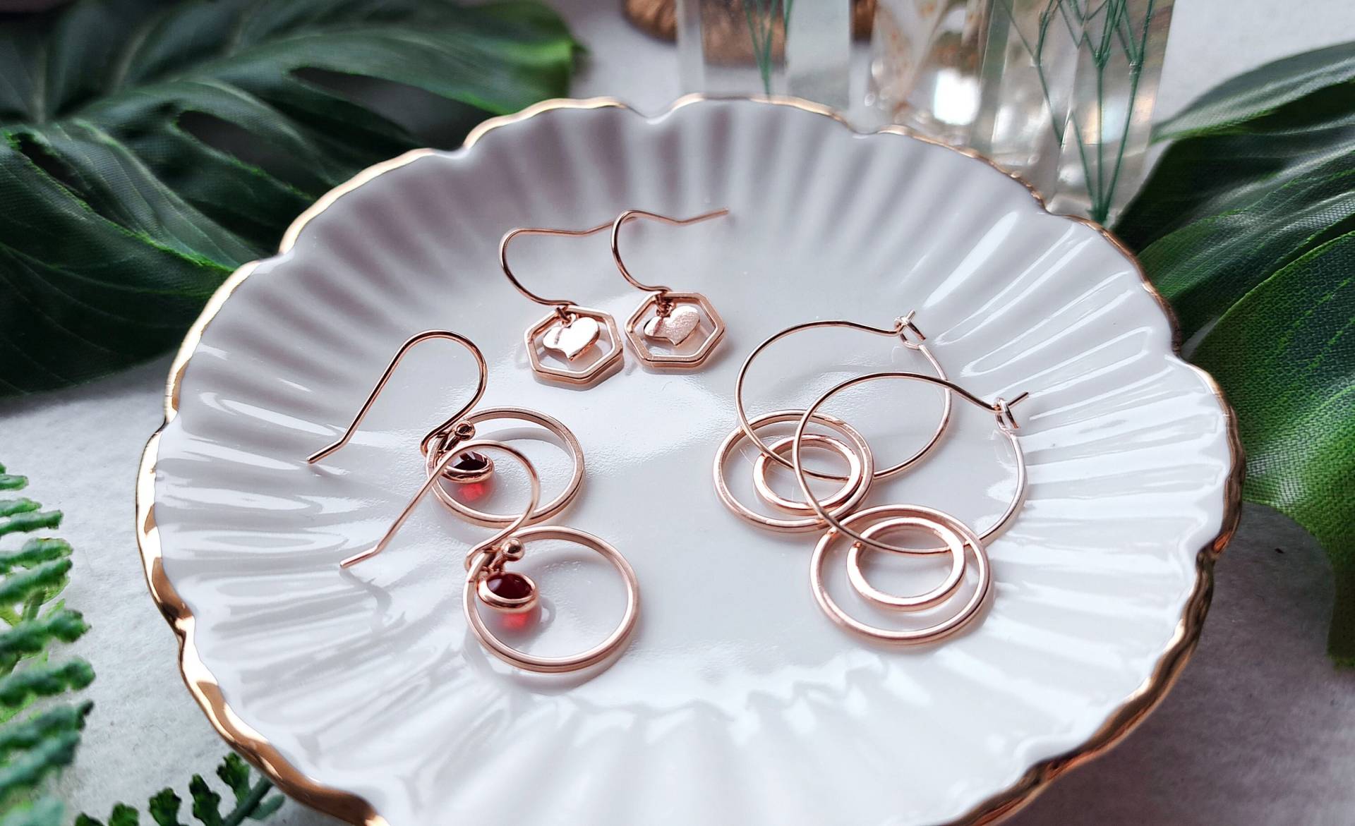 Ready To Ship - Auswahl Schlichte Ohrringe Rosegold Vergoldet " Rings & Circles Herz Kreise Ringe Hexagon Rot Dunkelrot Glassteine Ready To Ship - Auswahl Schlichte Ohrringe Rosegold Vergoldet " Rings & Circles Herz Kreise Ringe Hexagon Rot Dunkelrot Glassteine von KirschrotTreasury