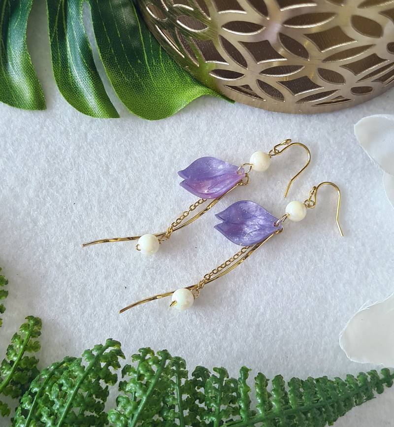 Ready To Ship - Ohrhänger Vergoldet " Falling Petals Ii Lila Violett Veilchenblau Flieder Creme Weiß Ready To Ship - Ohrhänger Vergoldet " Falling Petals Ii Lila Violett Veilchenblau Flieder Creme Weiß von KirschrotTreasury