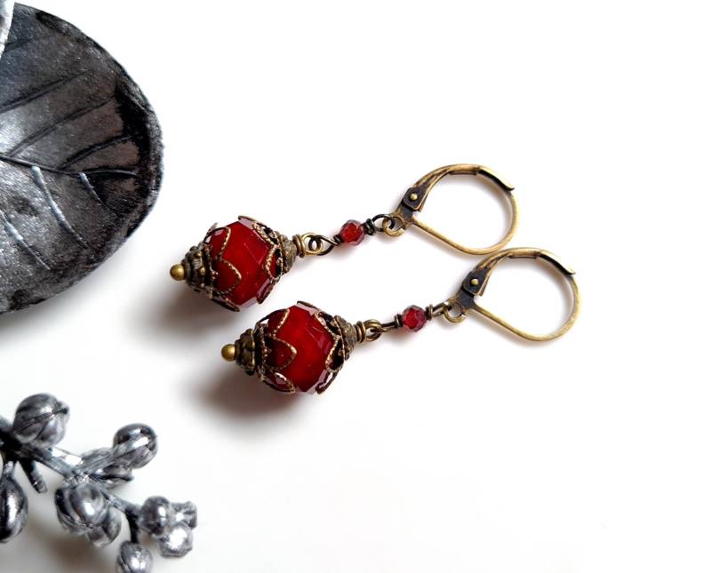 Ready To Ship - Ohrringe Bronze " Blutgräfin Dunkelrot Weinrot Bordeaux Ready To Ship - Ohrringe Bronze " Blutgräfin Dunkelrot Weinrot Bordeaux von KirschrotTreasury