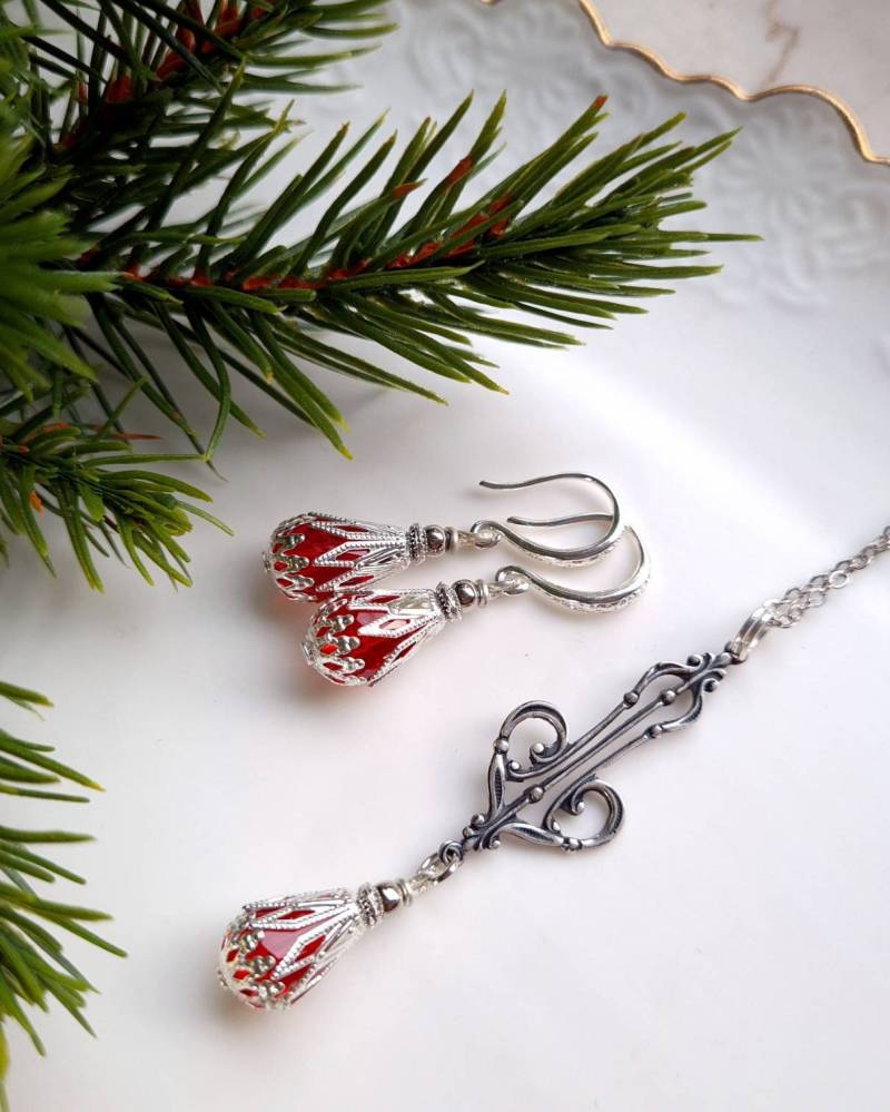 Ready To Ship - Schmuck-Set Silber "Essence Of Christmas" Halskette Ohrringe Rot Versilbert von KirschrotTreasury