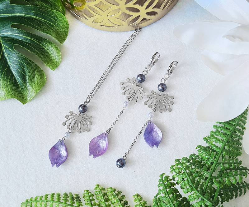 Ready To Ship - Schmuckset Ohrringe Halskette Silber "Falling Petals" Veilchenblau Lila Violett Anthrazit Flieder Ready To Ship - Schmuckset Ohrringe Halskette Silber "Falling Petals" Veilchenblau Lila Violett Anthrazit Flieder von KirschrotTreasury