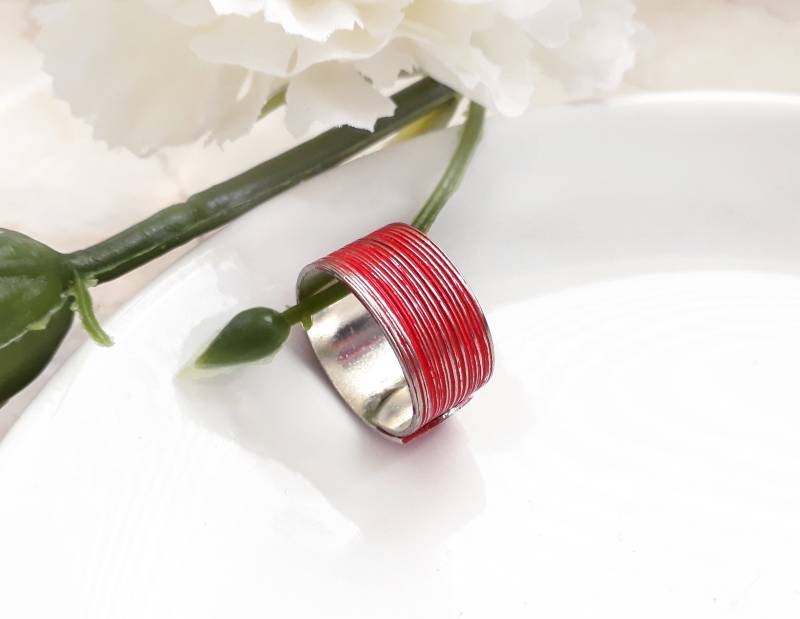 Ring Silber "Grooved" Rot Rubinrot von KirschrotTreasury