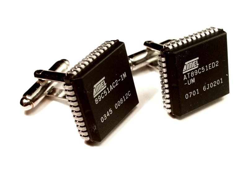 Silberne Manschettenknöpfe "Microcontroller Atmel" Schwarz Silber Silberne Manschettenknöpfe "Microcontroller Atmel" Schwarz Silber von KirschrotTreasury