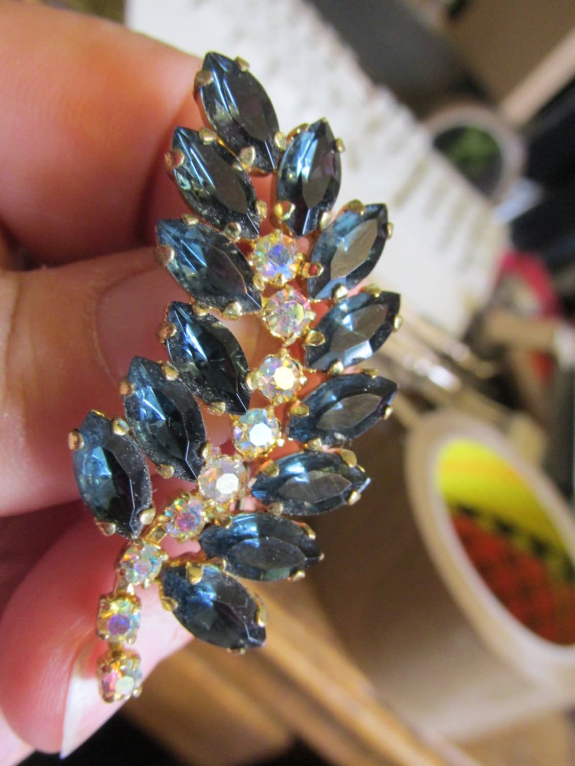 Vintage 50Er Jahre Schneiden Schnitt Saphirblau Und Ab Kristall Glas Brosche von KirstysCurios