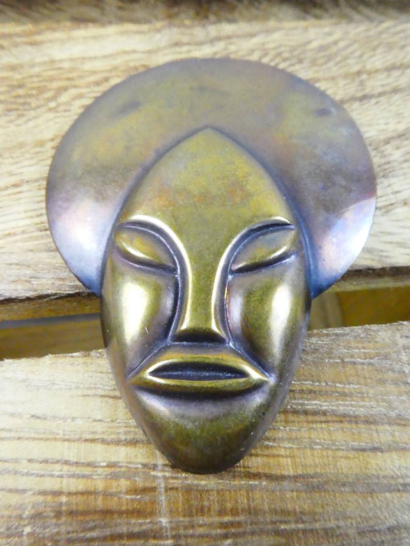 Vintage Sehr Ungewöhnliche Brass Face Brosche von KirstysCurios