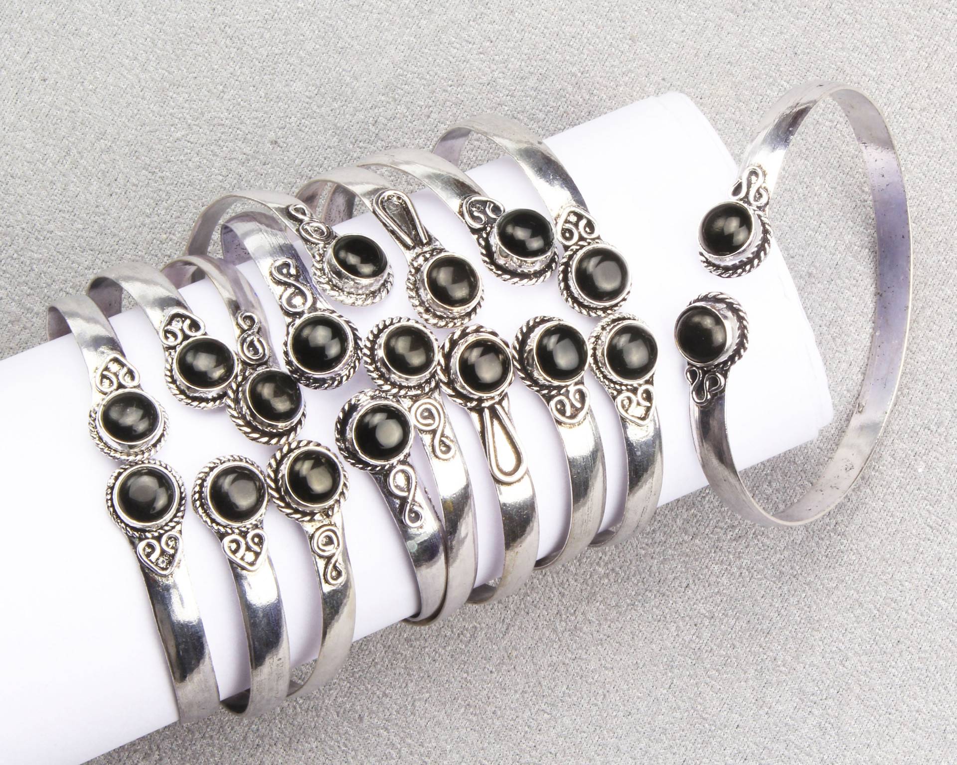 Schwarzer Onyx Manschette Armreif, Designer Armband, Frauen Verstellbare Boho Silber Overlay Armreif Schmuck von KirtiGlobal