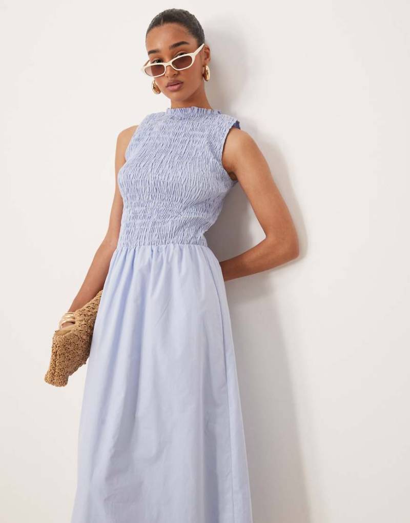 Kiss The Sky - Gesmoktes Midikleid in Himmelblau mit tiefer Taille von Kiss The Sky