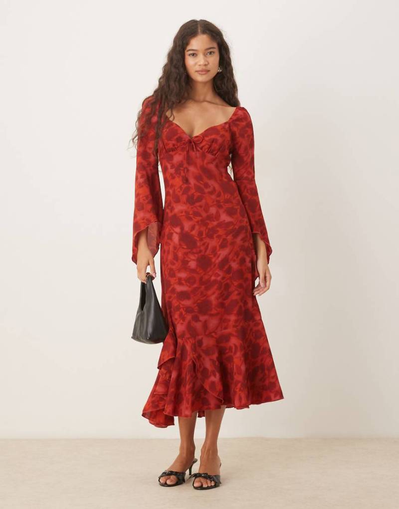 Kiss The Sky - Langärmliges Midaxi-Kleid in Rot mit ausgestelltem Saum und Blumenmuster Kiss The Sky - Langärmliges Midaxi-Kleid in Rot mit ausgestelltem Saum und Blumenmuster von Kiss The Sky