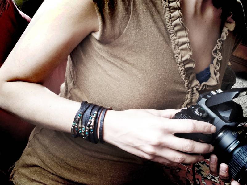 Lederarmband Schwarz Mit Türkis Und Spinell | Sternenklare Nacht Unisex Leder Manschette Wickeln Sterling Silber Einstellung, 5 Ft Lang von Kiss2Keep