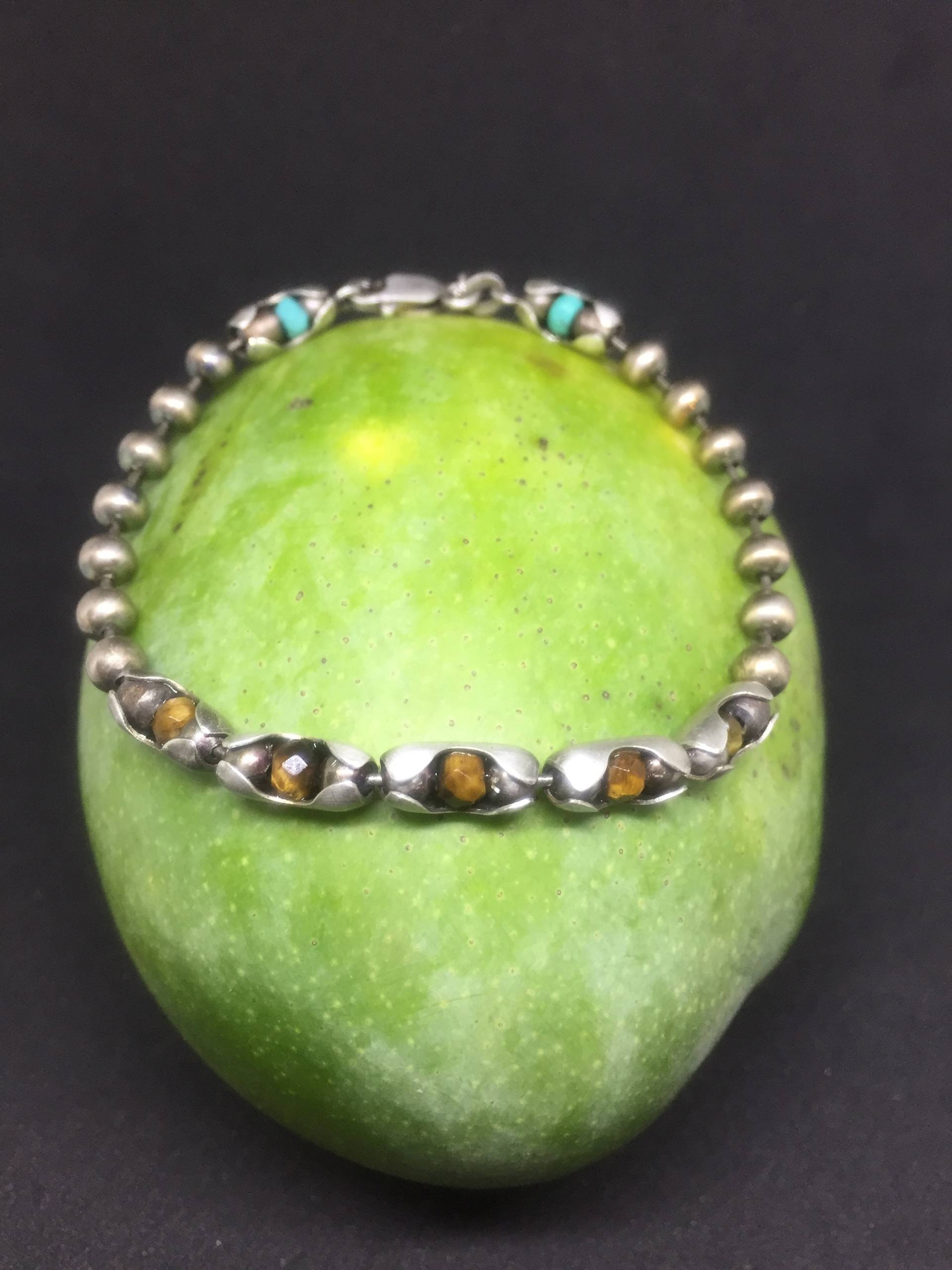 Türkis, Tigerauge, Sterling Armband | Das Kratos| Gefasst in Oxidierte 925Er Silber Fassungen Mit Fenstern Durch Die Steine Durchscheinen von Kiss2Keep