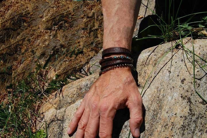 Türkisfarbenes Lederarmband, Versilbert | Blaue Ritter Unisex, Türkis, Antikes Sterling Silber, Leder Kann Individuell Gebrandet Werden von Kiss2Keep