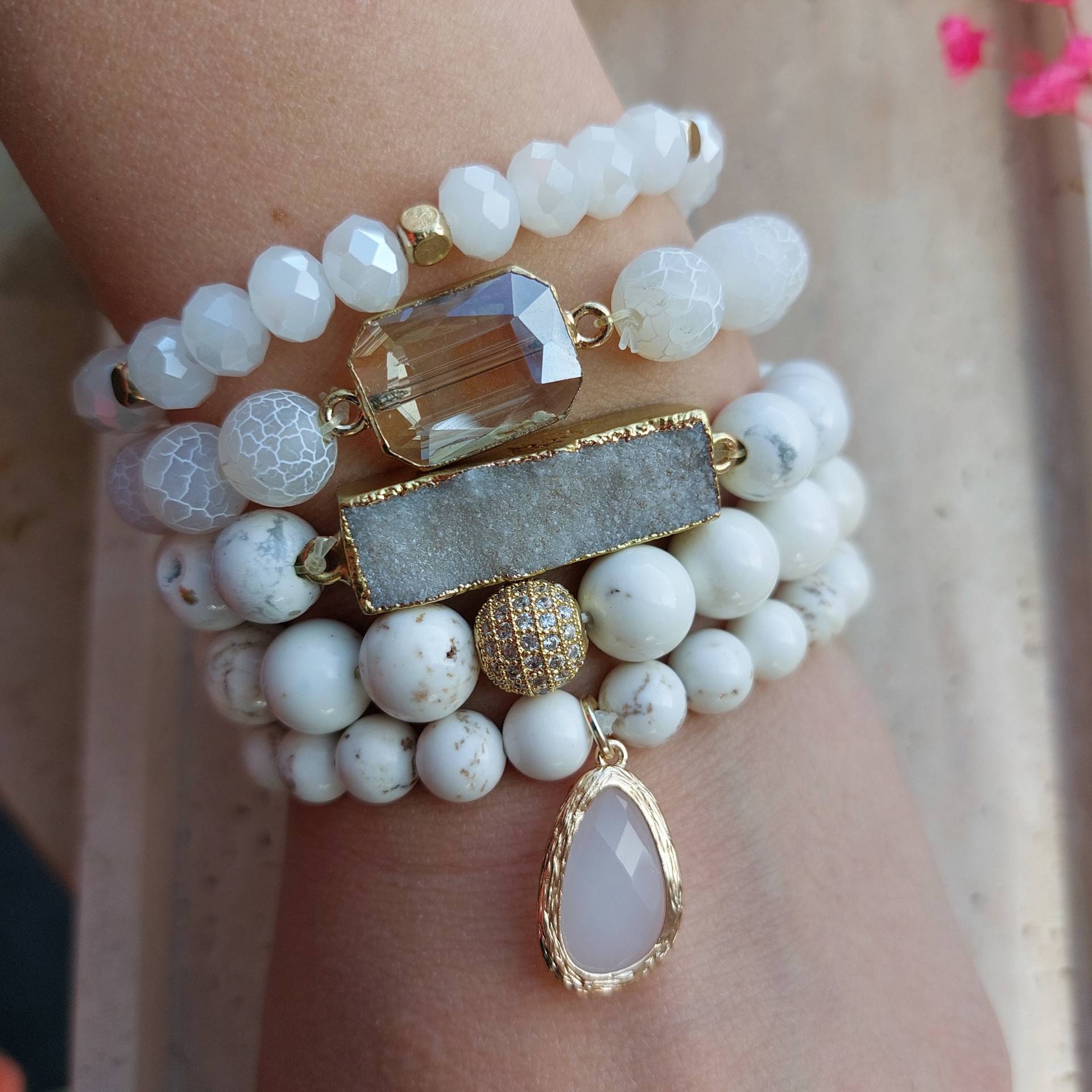 Armband Weiß Steine Perlen von KissneryJewelry