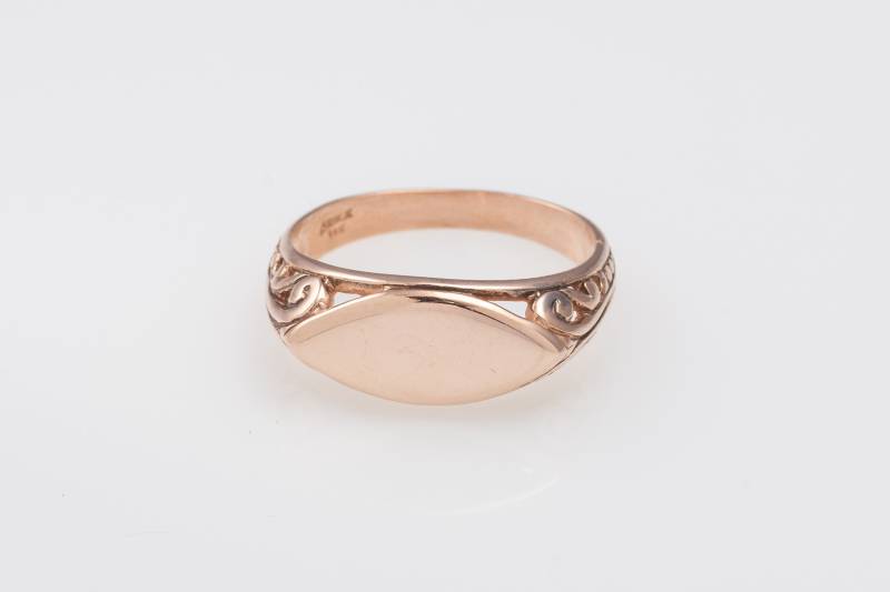 14K Rose Gold Ovaler Scheiben Ring - Verzierter Zarter Stapelring Zierliche Ringe Jeden Tag von KisufimJewelry