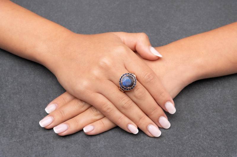 Edelstein Rund Labradorit Und Saphir Statement Ring 14K Roségold Edelstein Rund Labradorit Und Saphir Statement Ring 14K Roségold von KisufimJewelry