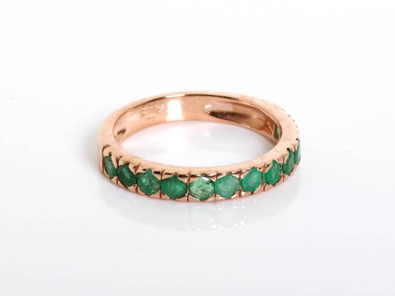 Halbe Ewigkeit Smaragd Band - Stapelbares Edelstein Roségold Goldenes Pave Ring Grüner Geburtsstein Gold von KisufimJewelry