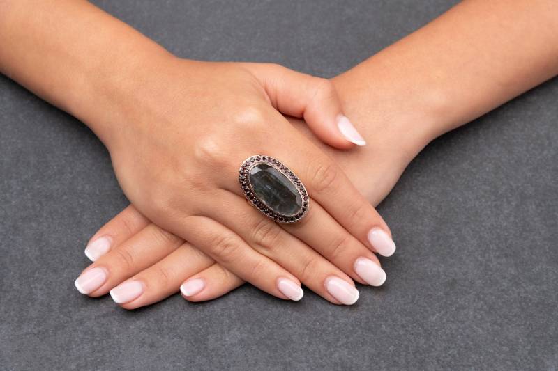 Labradorit Und Granat Princess Vintage Ring - Edelstein Blau Rot & von KisufimJewelry