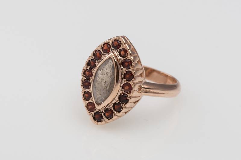 Marquise Mondstein Und Granat Gold Ring - Einzigartiger Verlobungsring Edelstein Jahrestagsgeschenk Für Frau von KisufimJewelry