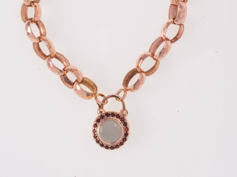 Runder Edelstein Anhänger Mit Milchigem Aquamarin Und Granat in 14K Roségold - Vorhängeschloss Runder Edelstein Anhänger Mit Milchigem Aquamarin Und Granat in 14K Roségold - Vorhängeschloss von KisufimJewelry