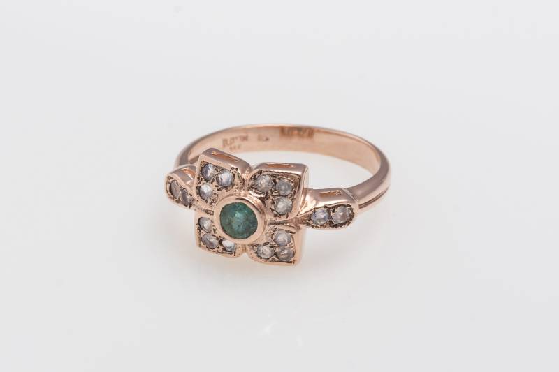 Smaragd Und Mondstein Blumen Ring in 14K Rose Gold - Massiv von KisufimJewelry