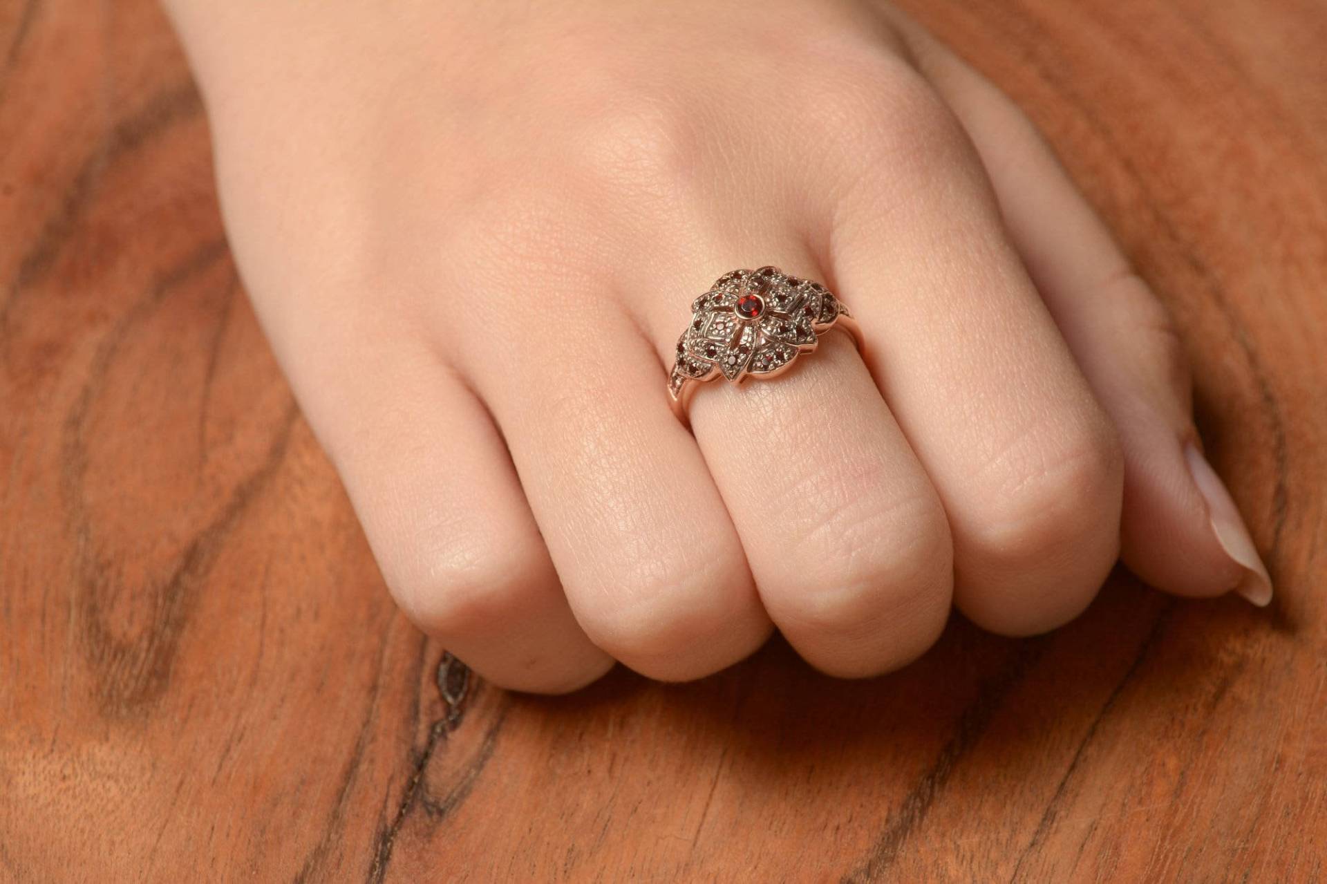 sternförmiger Ring Mit Granat in 14K Rose Gold - Edelstein Für Frauen Geburtsstein Geschenk Sie Verlobungsring Geburtstagsgeschenk von KisufimJewelry