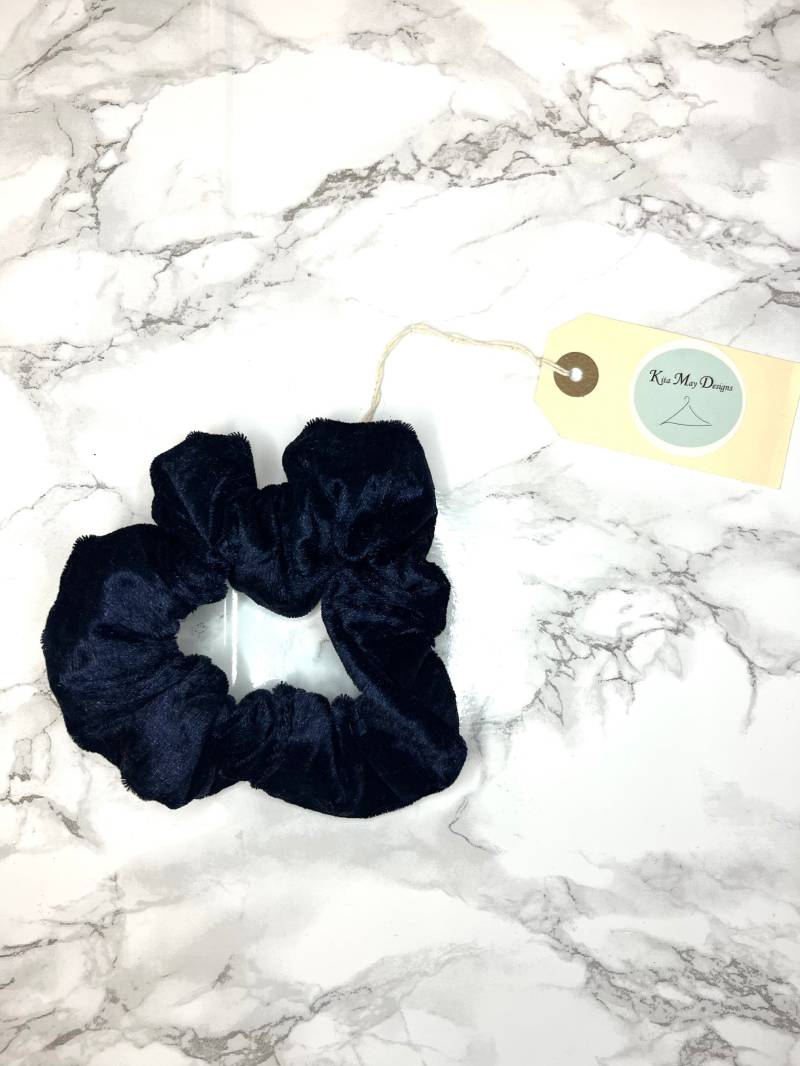 Scrunchie in Dunkelblau Aus Samt von KitaMayDesigns