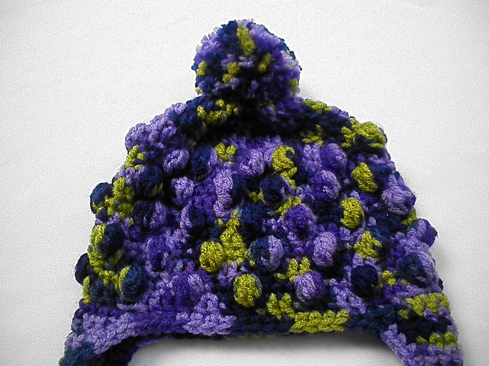 Kleinkind | 1-3 Jahre Bommelkopf Lila & Grün Ohrklappen Mütze von KitchenWindow