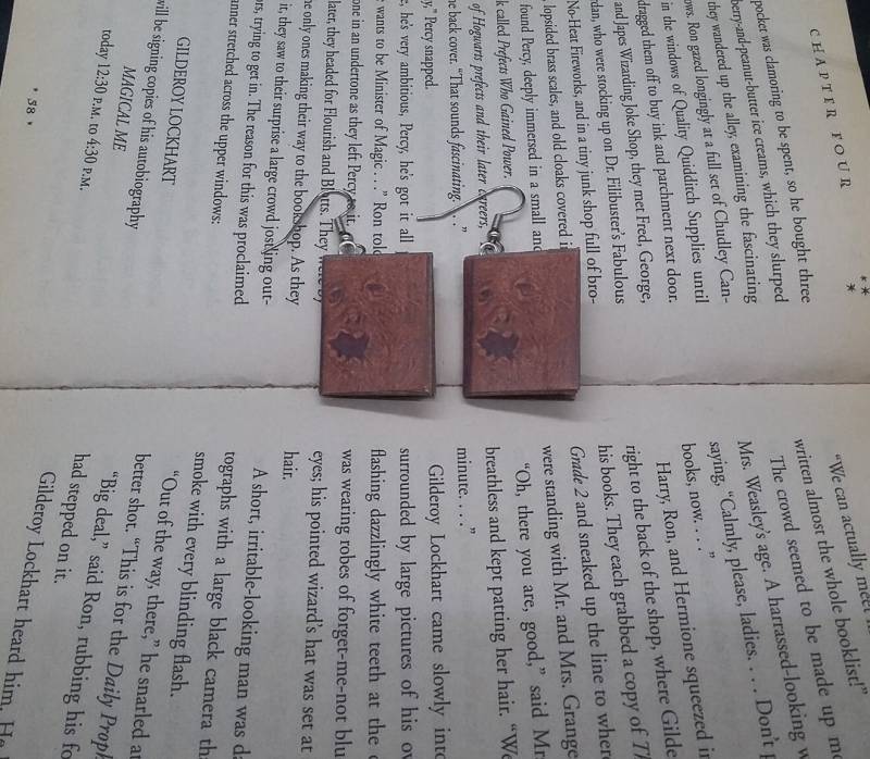 Necronomicon Buch Ohrringe - Handgemachter Totenbuch Schmuck Handgemachte Mini von Kits