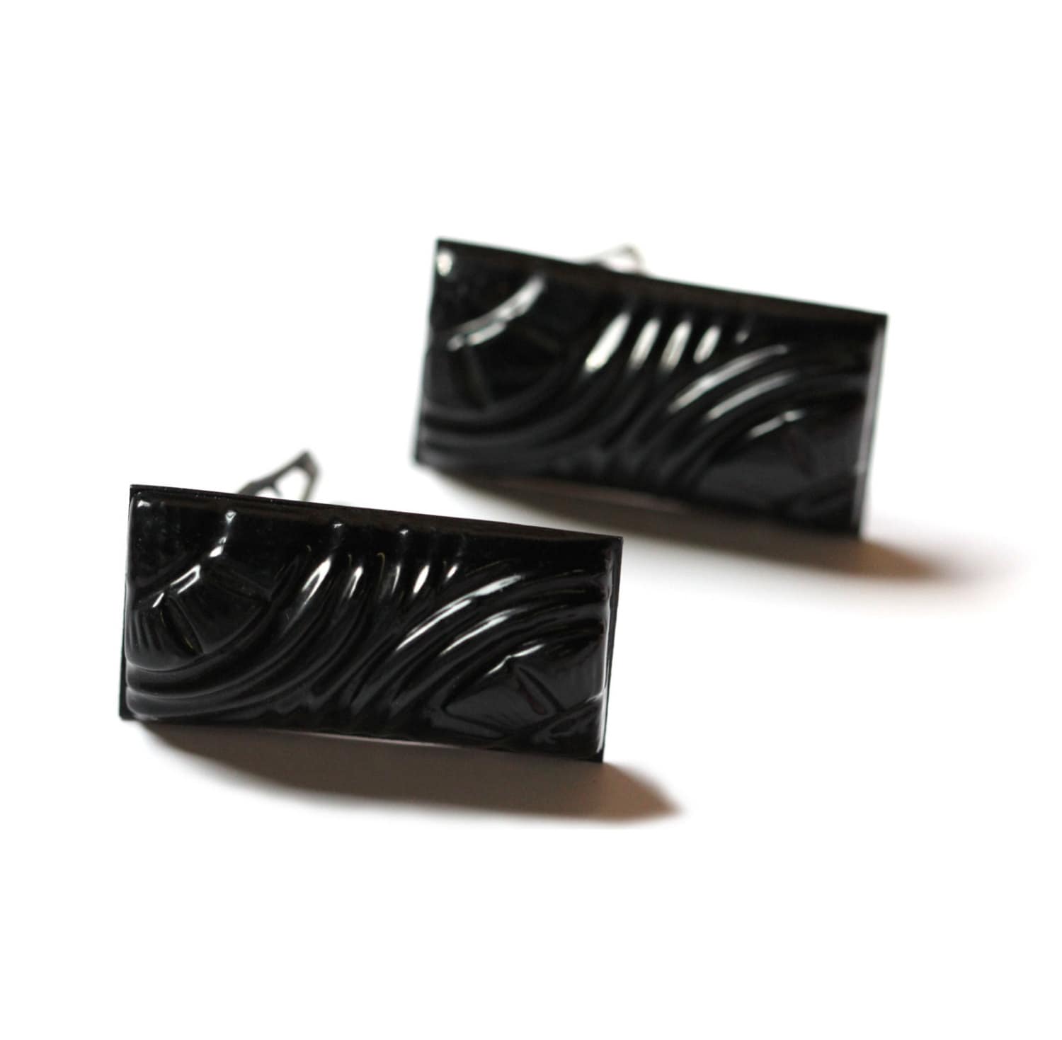 1930Er Jahre Celluloid Kleid Clips, Paar Antike Zelluloid Kunststoff Pelz Satz Von Art Deco Geformt Kunststoff-Clips, Hohle von Kitschtopia