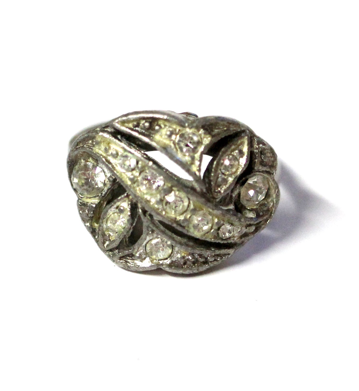 Paste & Topf Metall Ring, Seltene 1920Er Jahre Weiß Metall, Glas Strass Art-Deco-Kostüm-Ring, Funkelnde Ring S6.5 von Kitschtopia