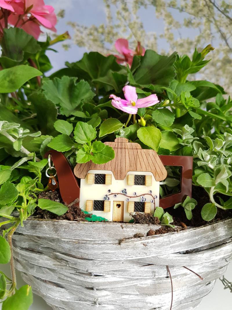 Cottage Ware Teekanne - Laser Geschnittenes Acryl von KitschyBlingBoutique