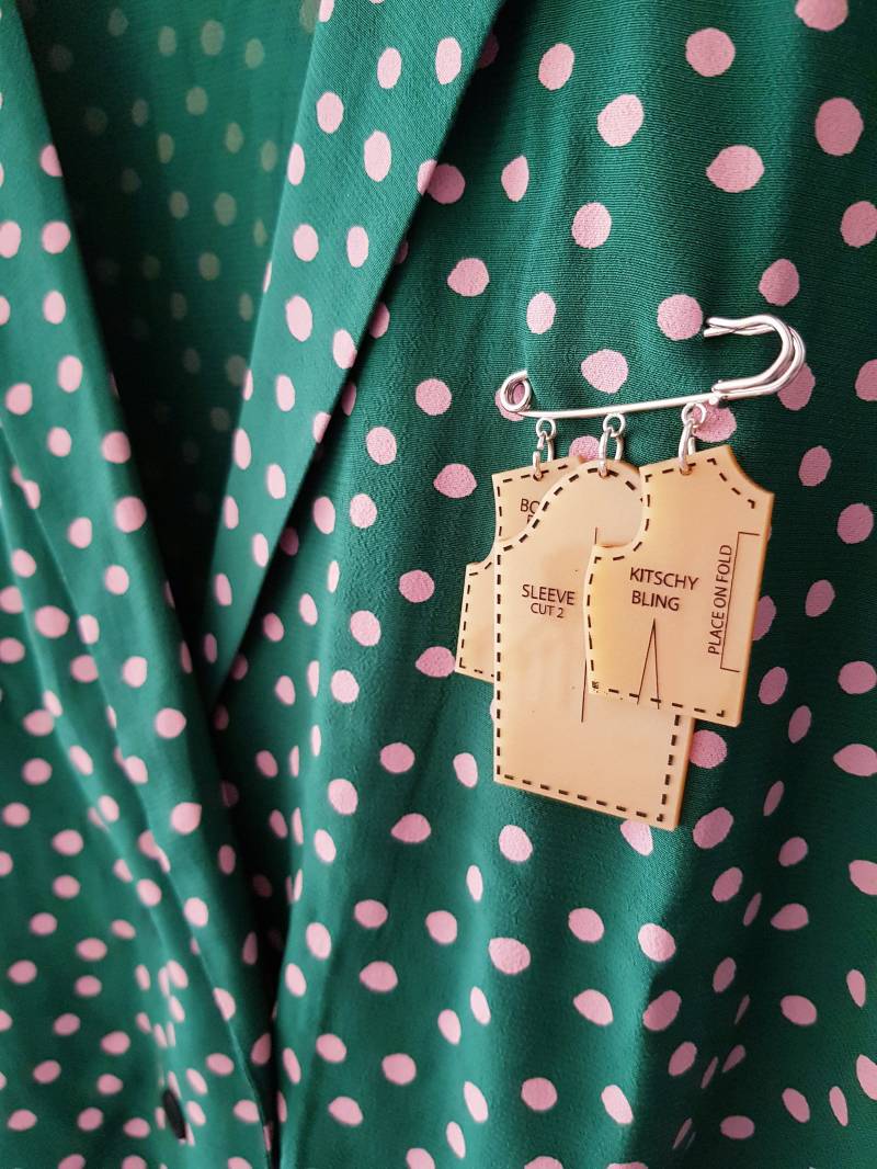 Schnittmuster Brosche - Lasercut Acryl von KitschyBlingBoutique